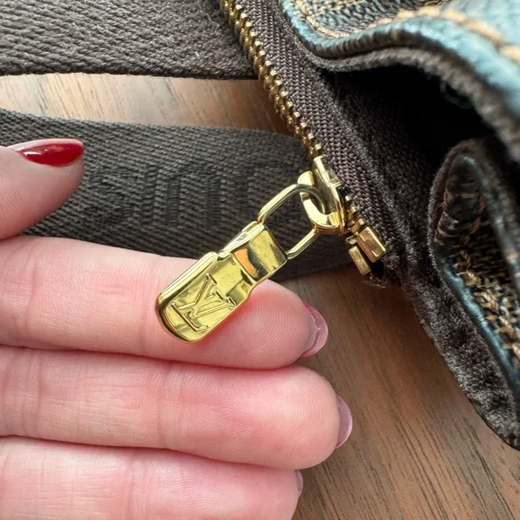 VINTAGE Louis Vuitton Classic Damier Large Tote Bag - Picture 8 of 10